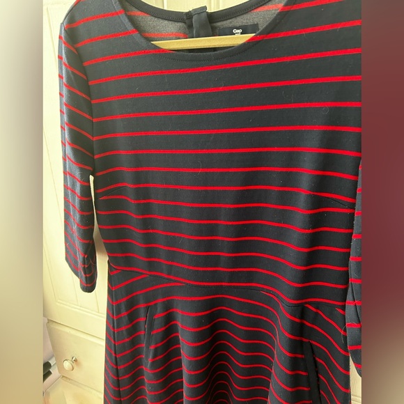 GAP NWOT Navy and Red Striped Dress with 3/4 Sleeves A Line Fit, Flowing Skirt - Picture 14 of 15